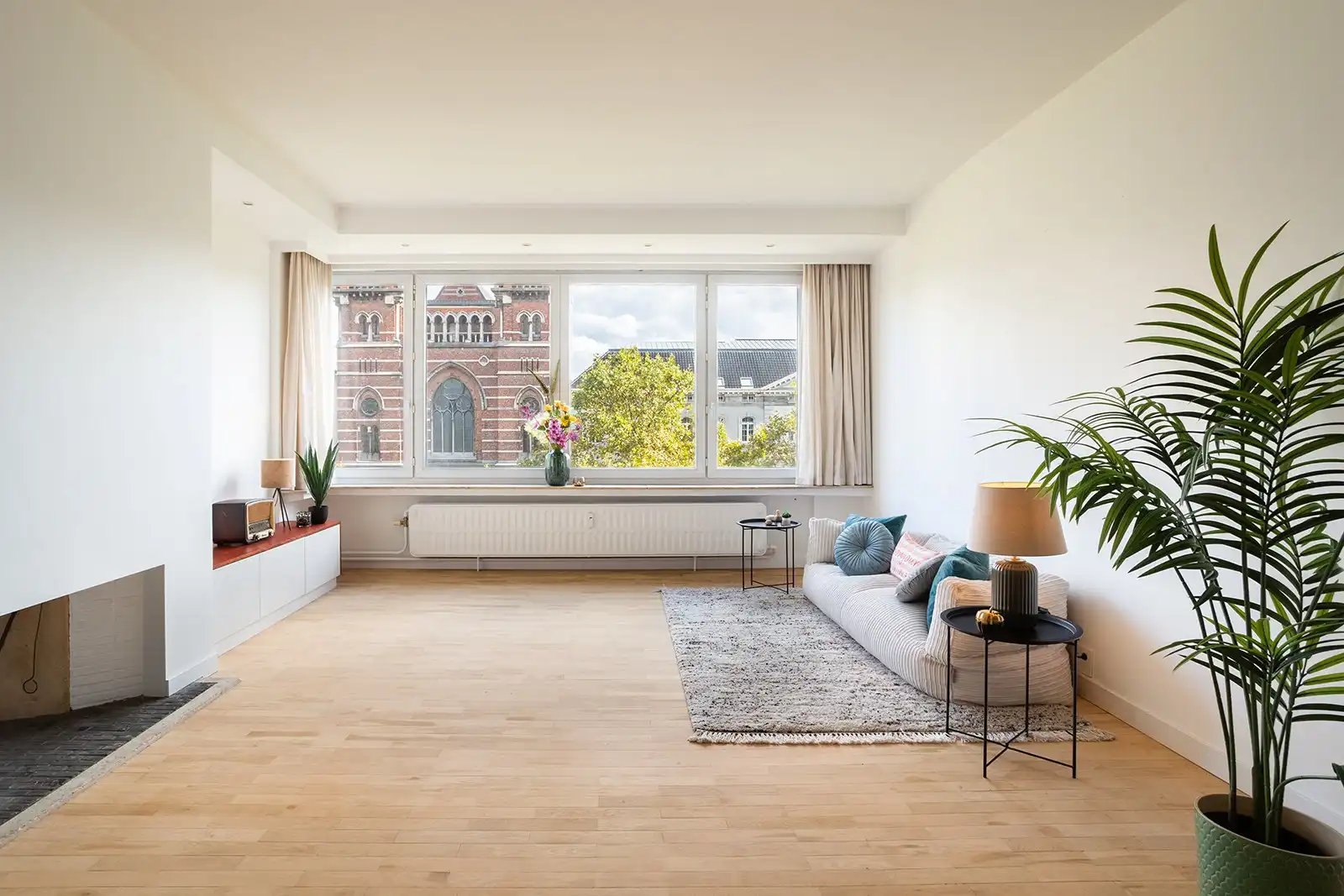 Ruim en licht appartement in hartje Antwerpen foto 2