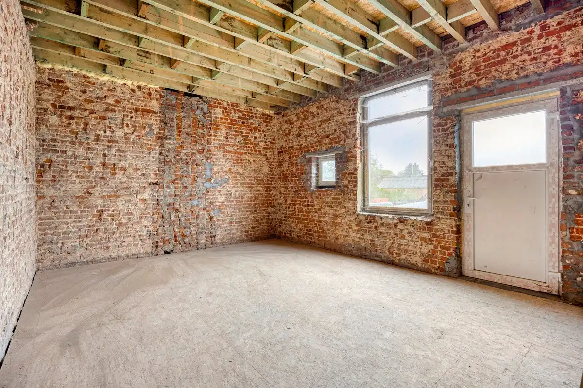 OPTIE        Te renoveren stadswoning foto 12