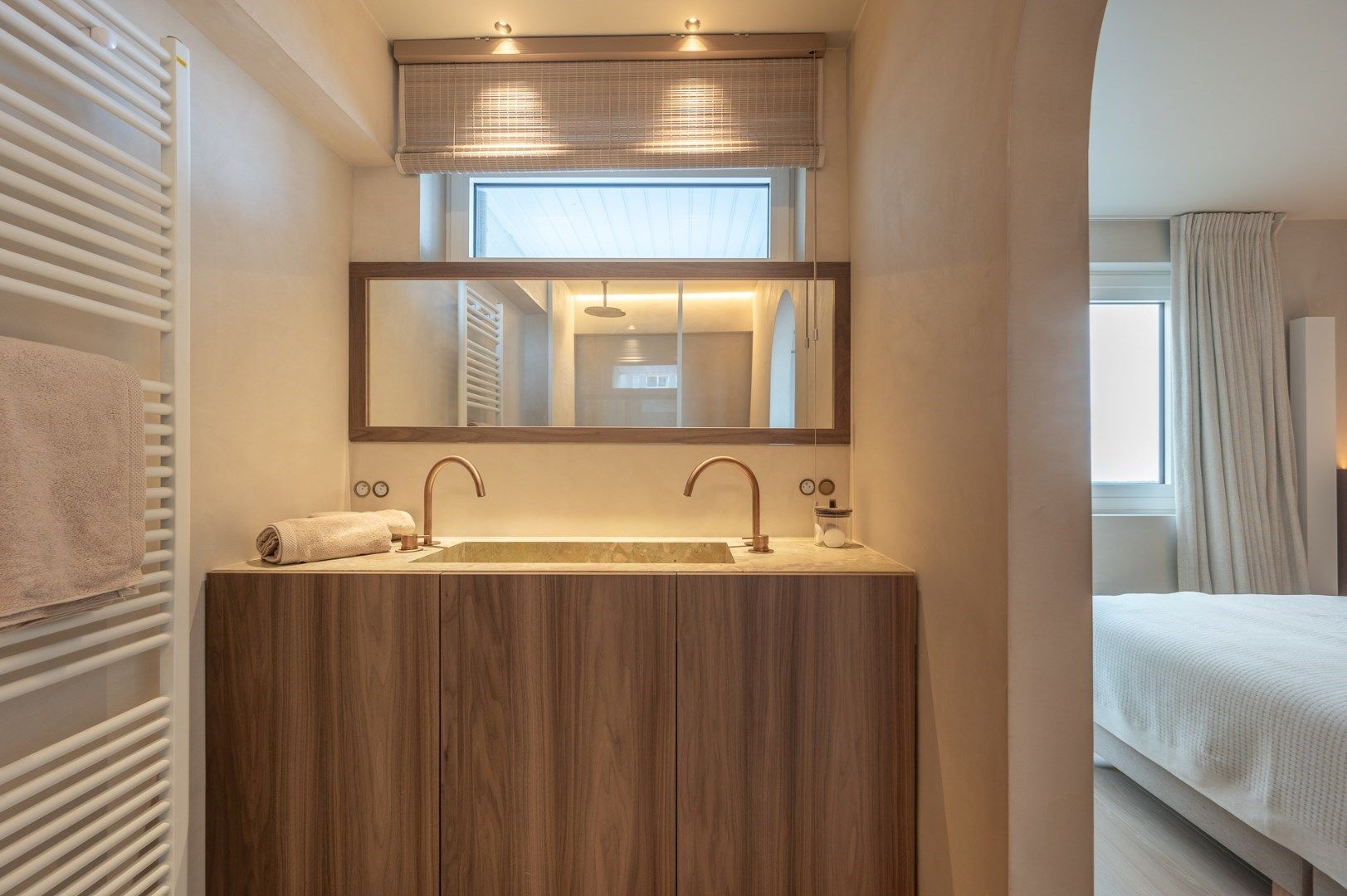 Luxueus gerenoveerd hoekappartement met terrassen en frontaal zeezicht foto 18