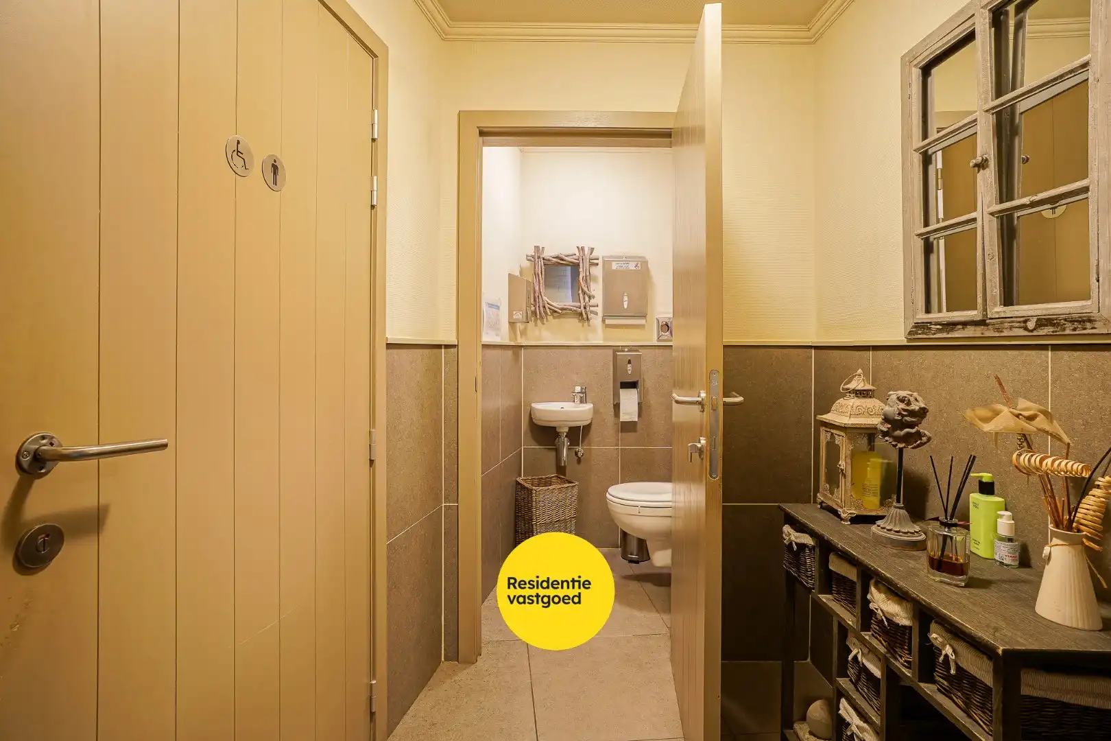 Handelswoning op topligging te Aartrijke foto 19