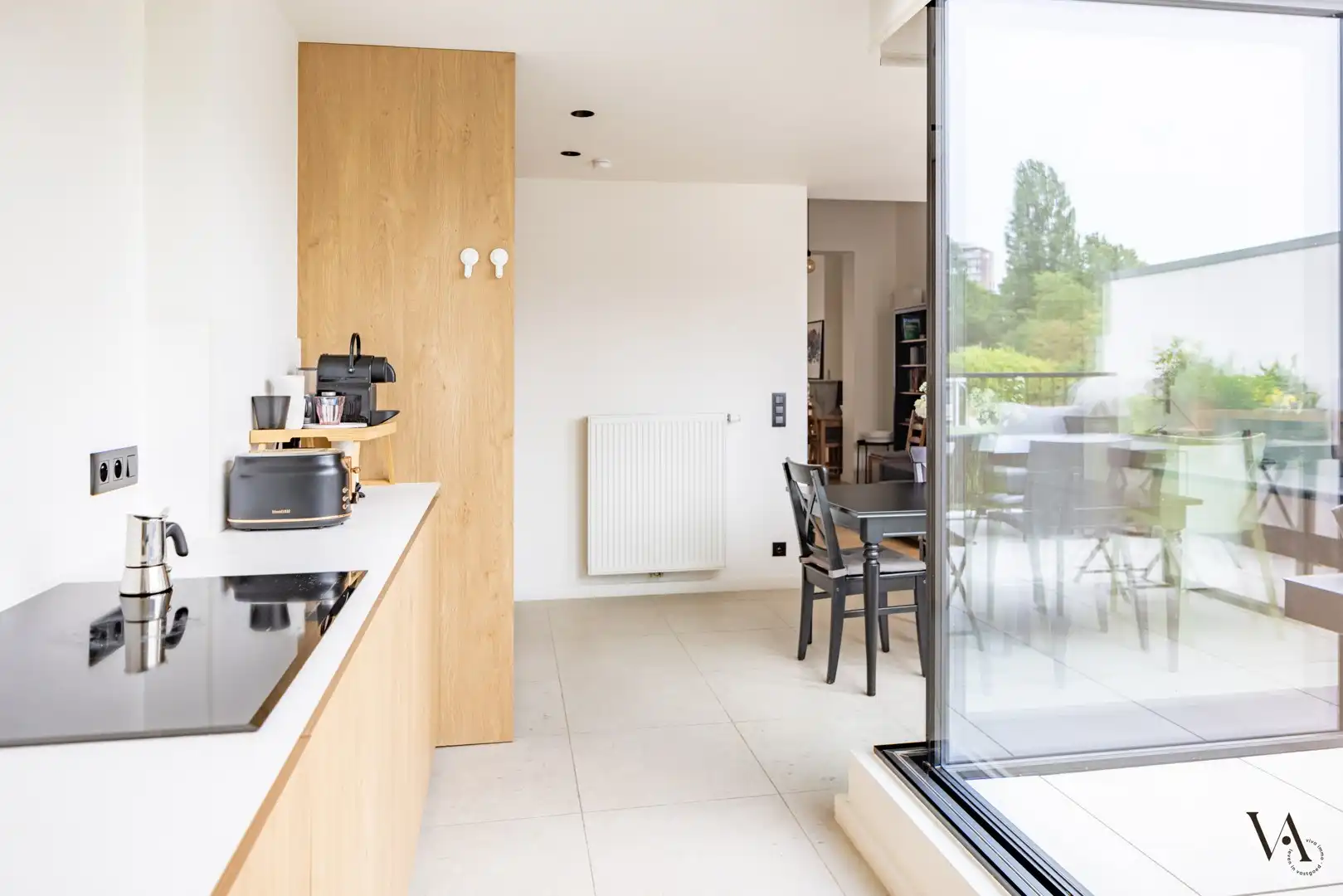 Exclusief triplexappartement met 4 slaapkamers in gerenoveerde herenwoning foto 2