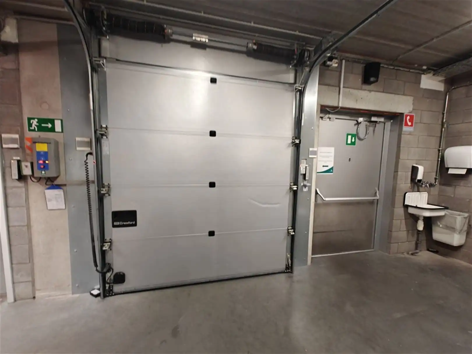 Kantoorgebouw foto 7