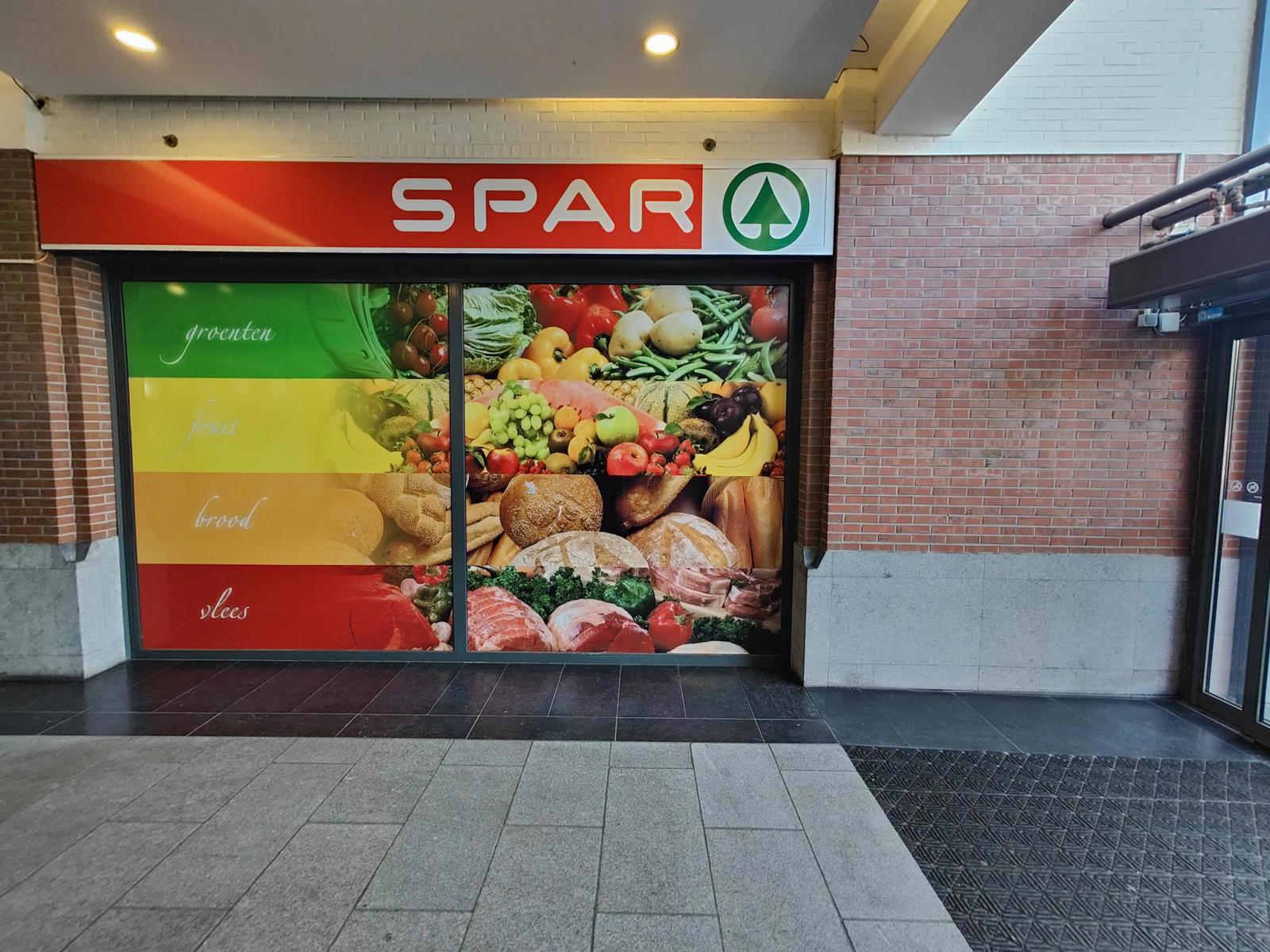 Shopping Center den Tir foto {{pictureIndex}}