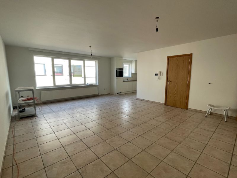 Instapklaar ruim appartement met 2 slaapkamers foto 4