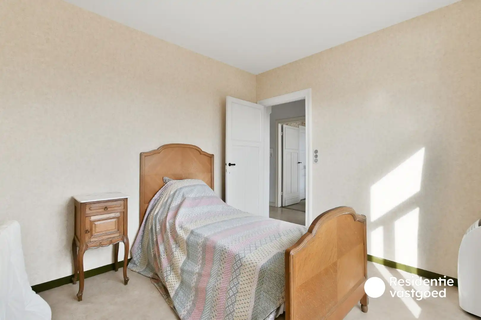 Ruime rijwoning met 6 slaapkamers in Gistel foto 14