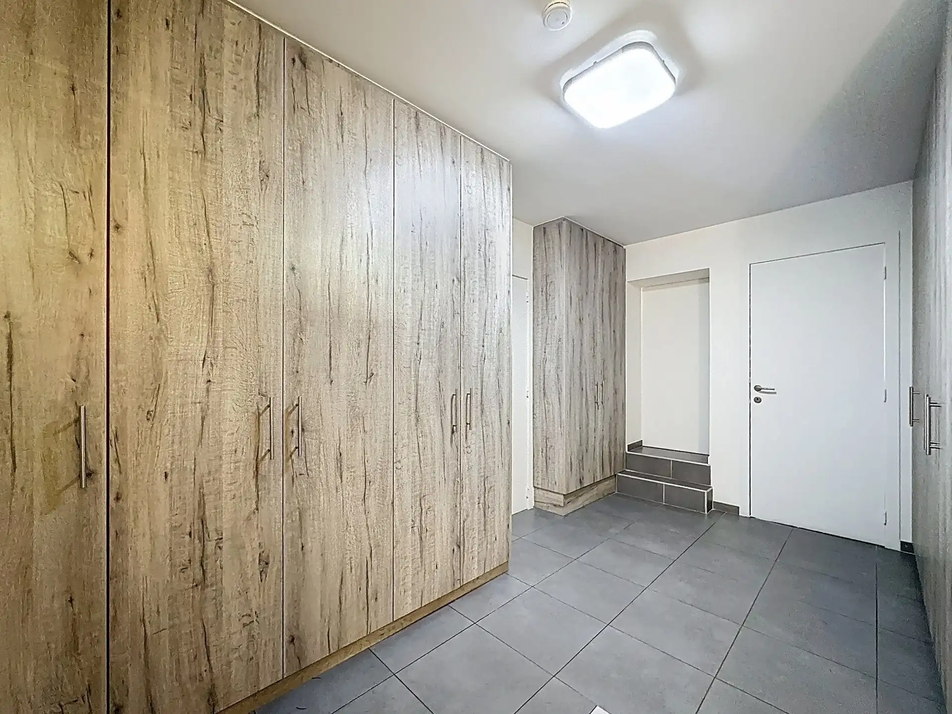 Ruime, luxueuze open bebouwing met 4 slaapkamers, 2 badkamers en garage op een perceel van 741m².  foto 15