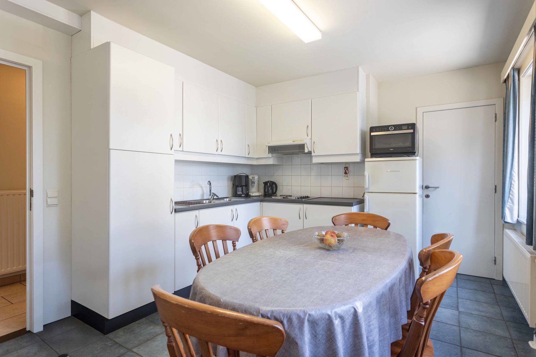 Ruim lichtrijk, 2 slpkamer-appartement met terras  foto 8