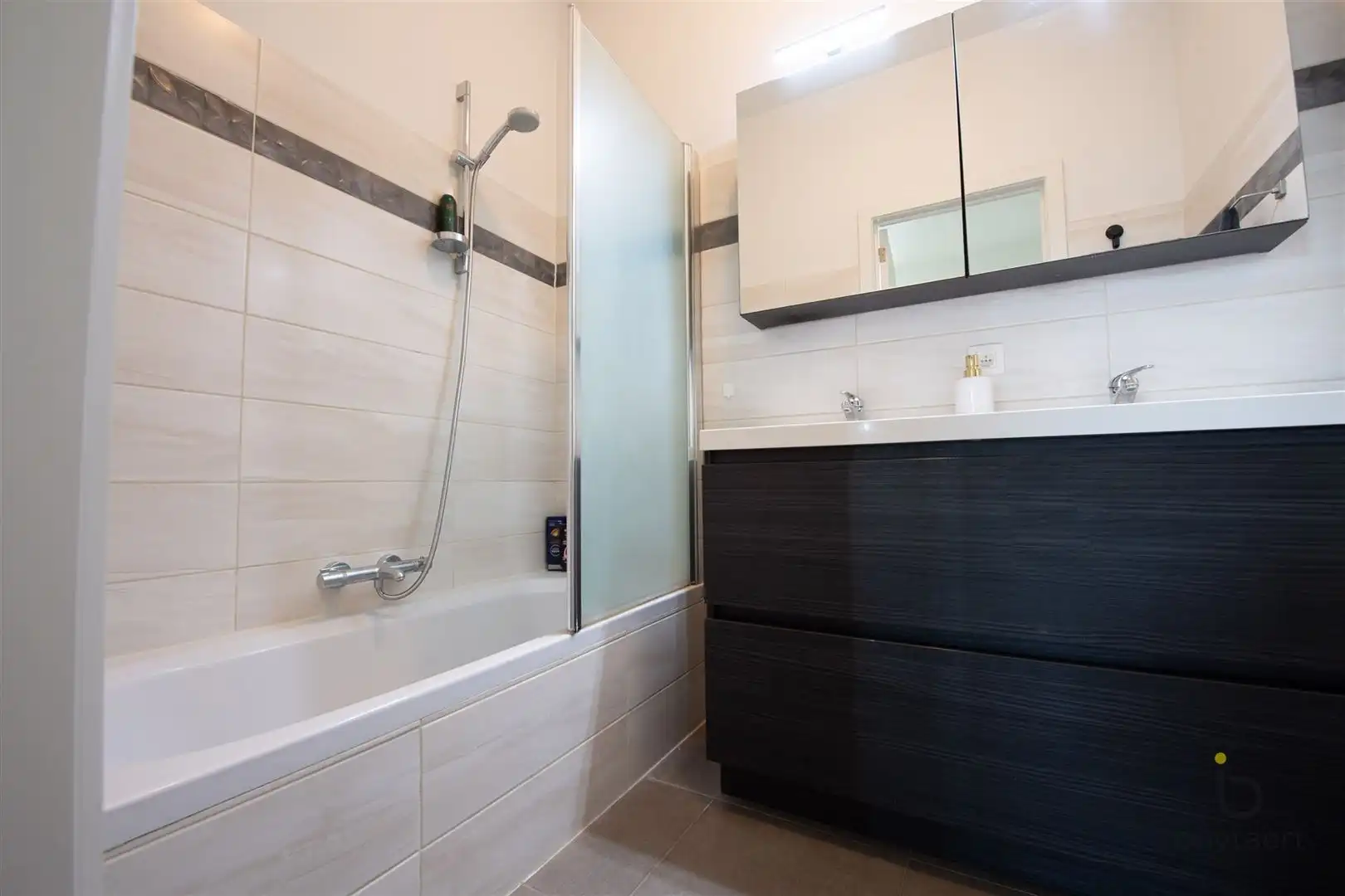 Schitterend nieuwbouw appartement met twee slaapkamers en prachtig overdekt terras te midden van de diamantwijk en de Persgroep! foto 20