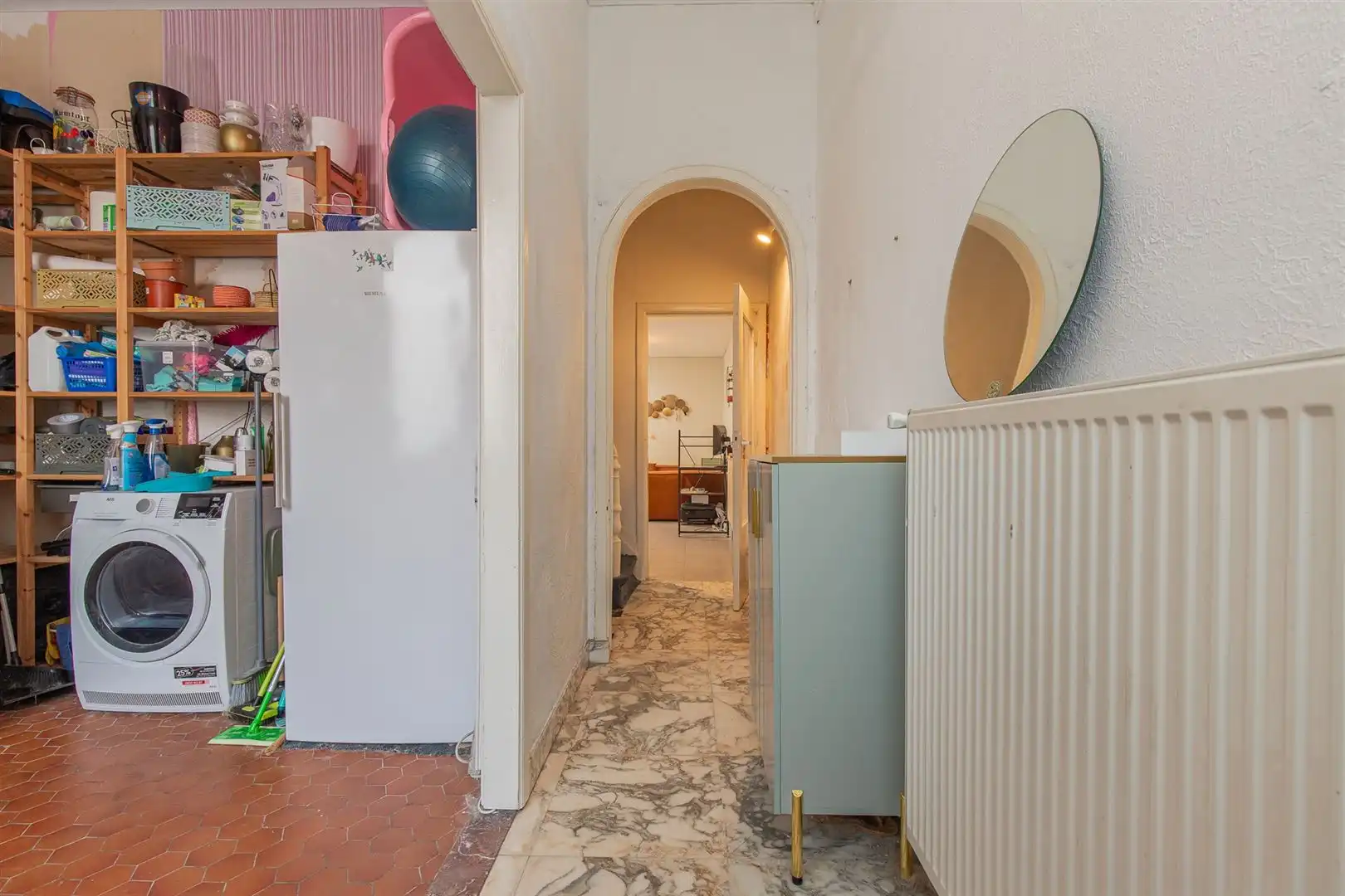 Op te frissen woning met potentieel, 2 slpk, tuin en zolder foto 2