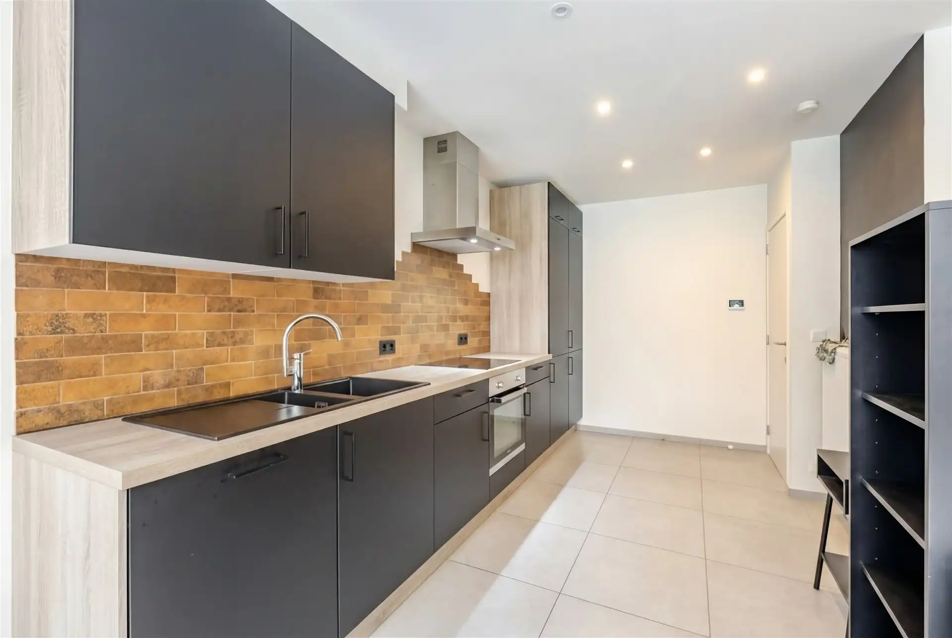 Prachtig gerenoveerde woning met 3 slks en tuin foto 8