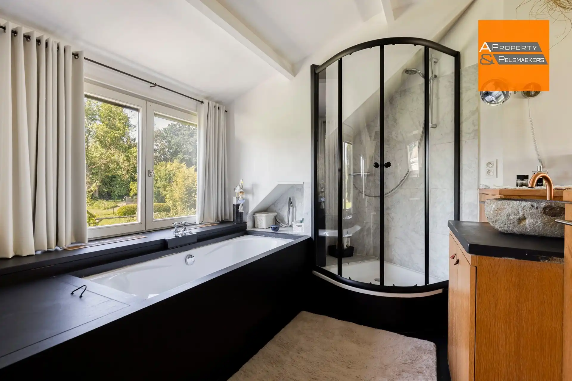 Woning met karakter op een unieke locatie. foto 14
