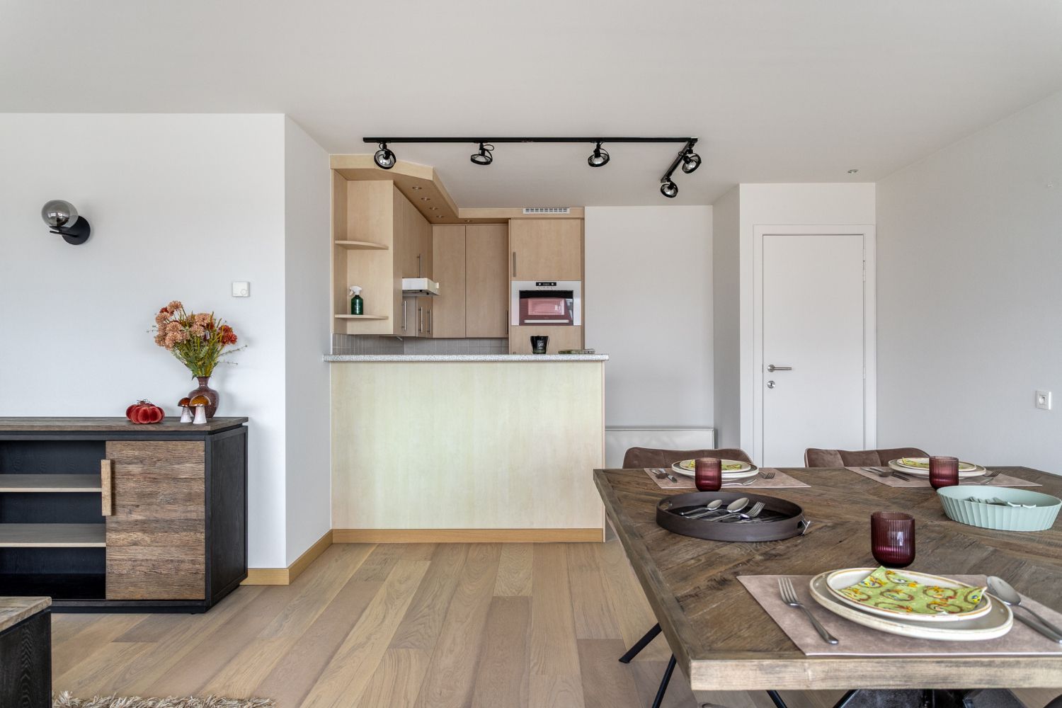 Instapklaar appartement met 2 slaapkamers en mooi zeezicht foto 5