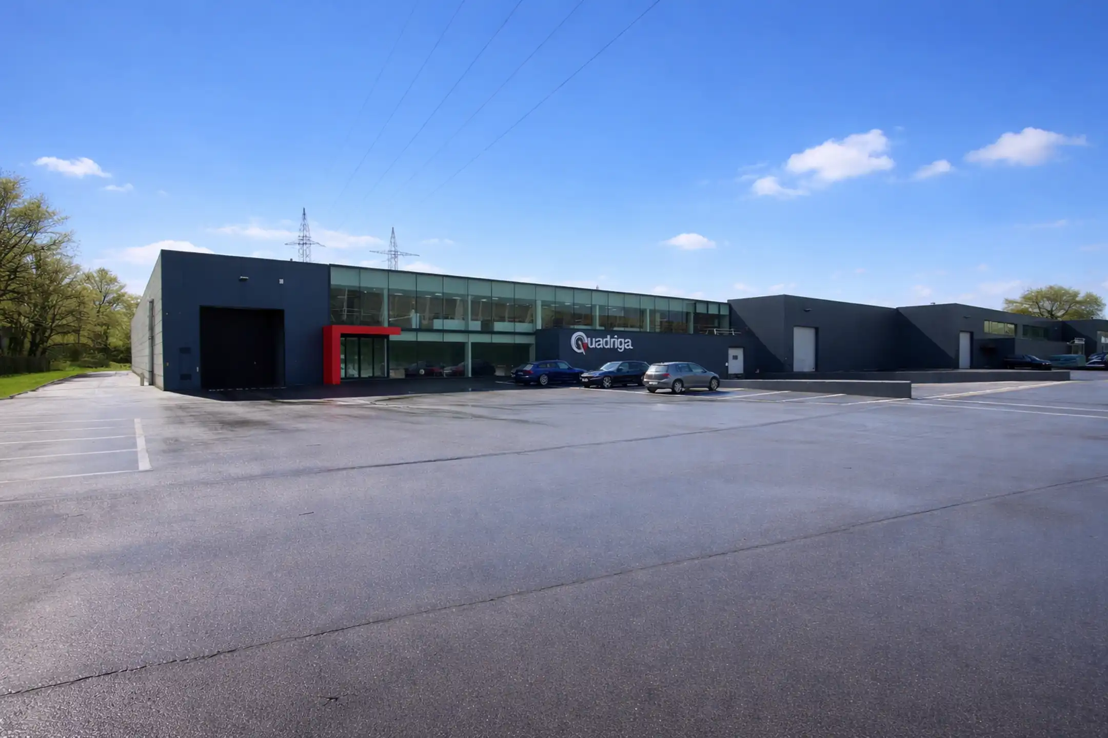 TE HUUR bedrijfssite langsheen E17  foto {{pictureIndex}}