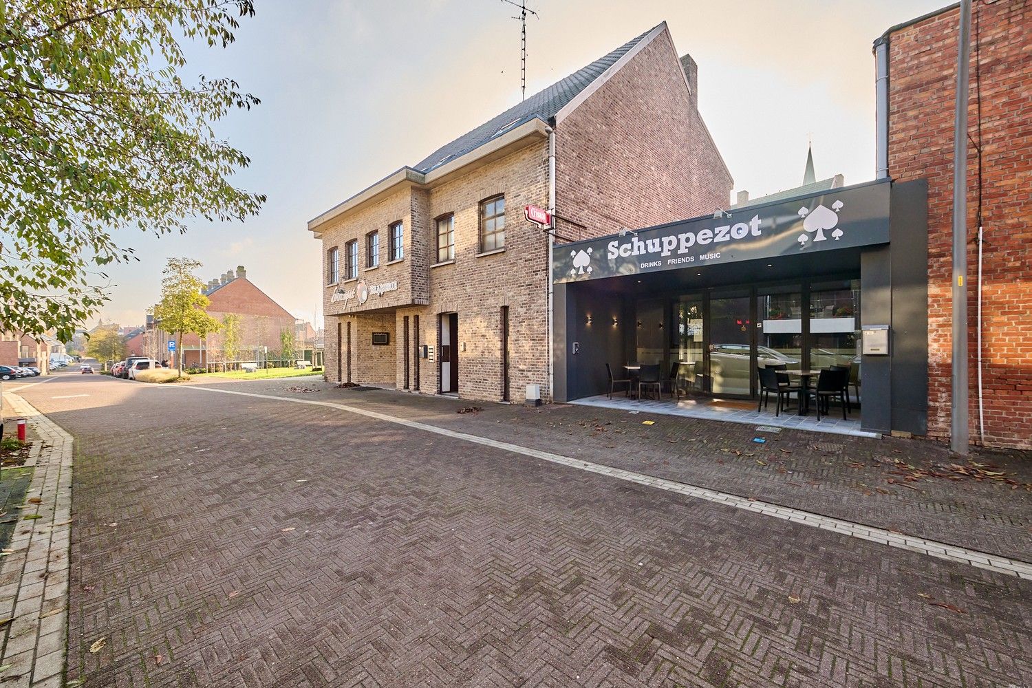 Instapklaar horecapand te koop in Diepenbeek – volledig vernieuwd, tal van mogelijkheden foto 2