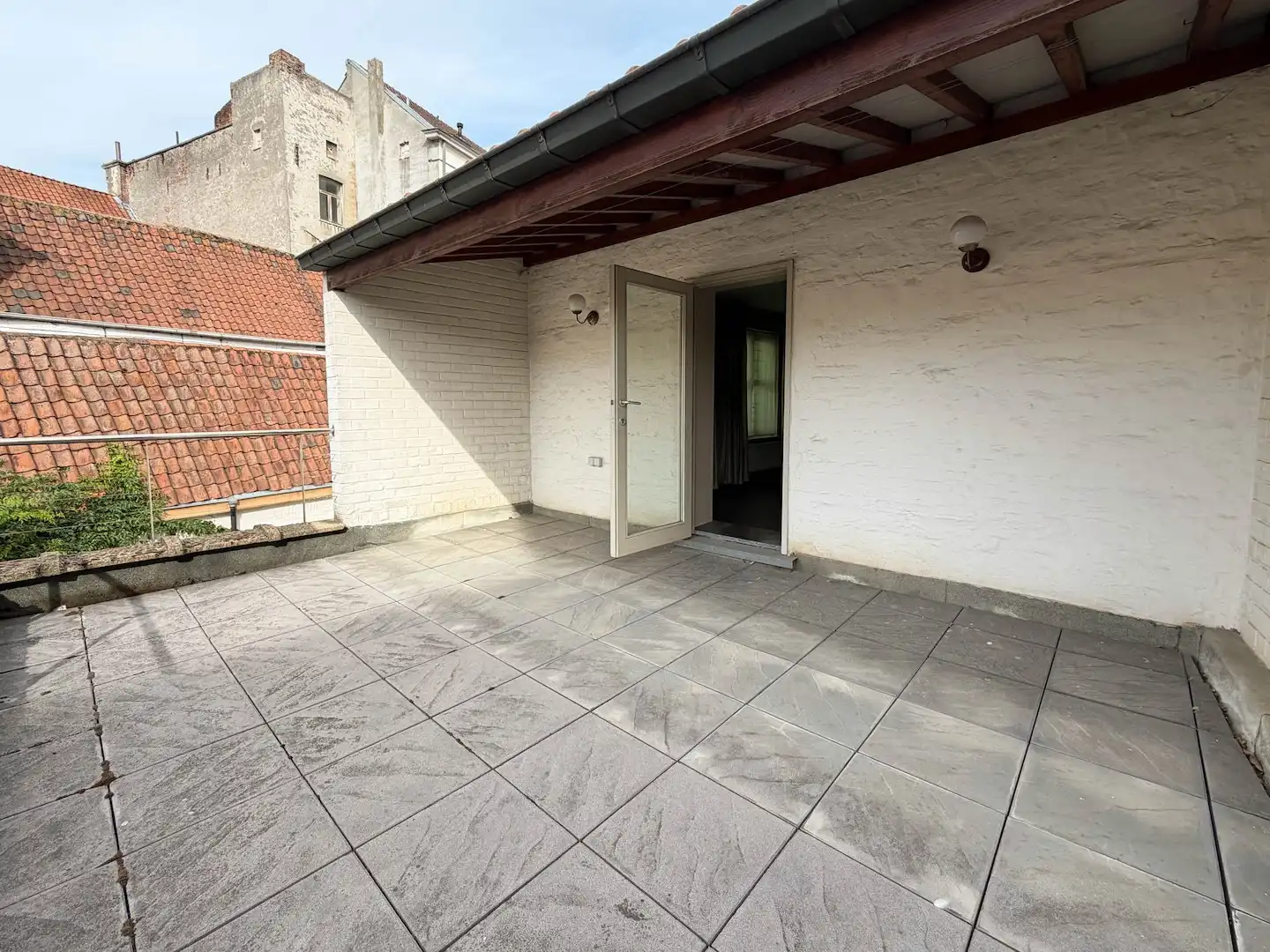 heel authentieke Brugse woning met kleine garage en 2 terrassen + vergunning voor gastenkamer foto 25