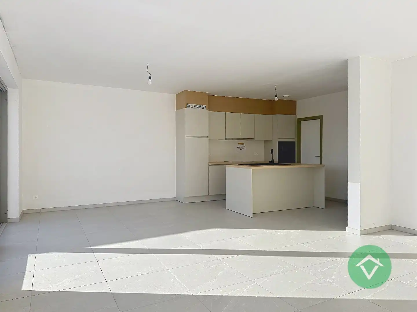 Volledig nieuwe woning met 4 slaapkamers en diepe tuin te Wijnendale foto 5