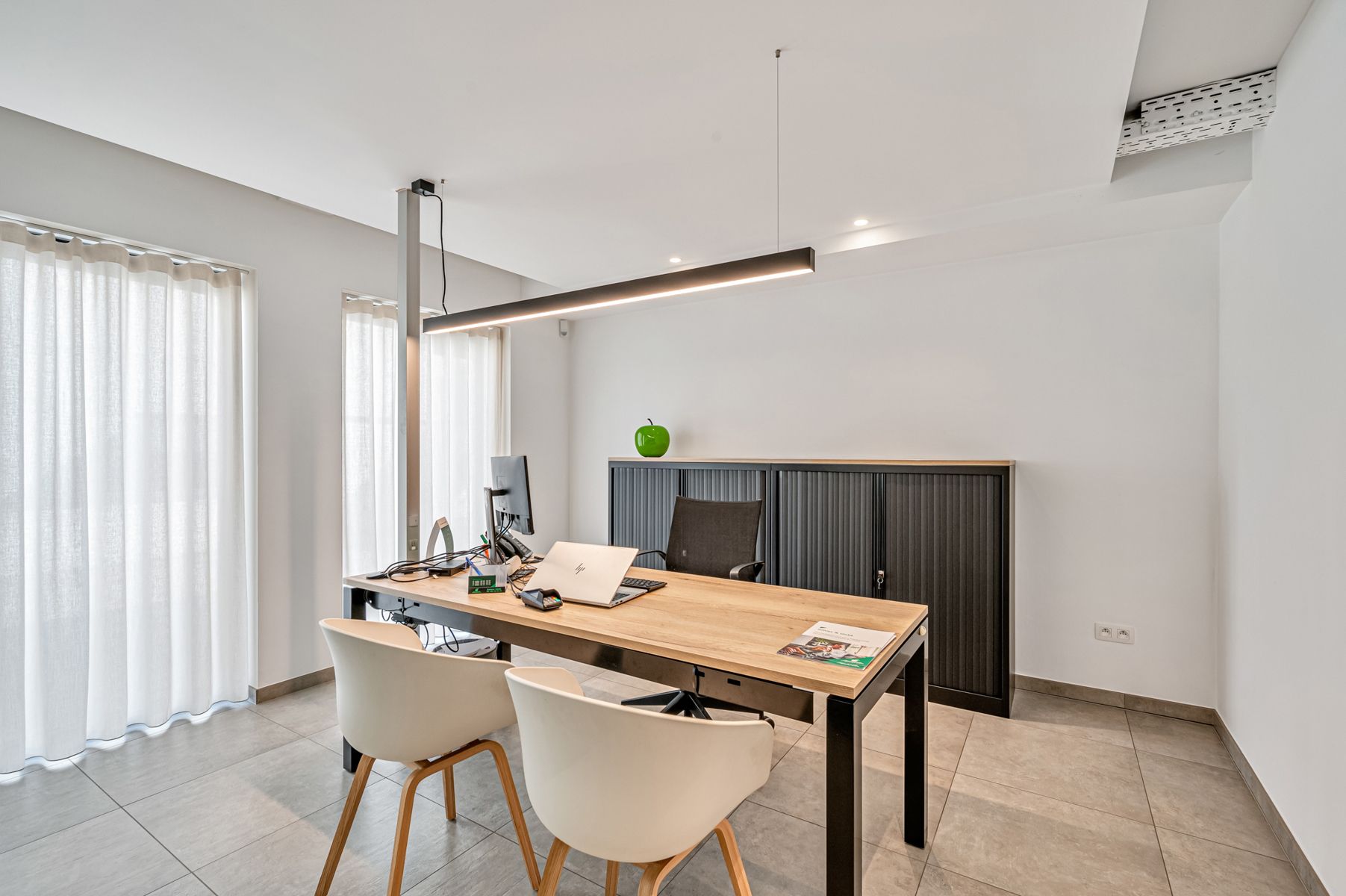Moderne en zichtbare kantoorruimte op toplocatie foto 14