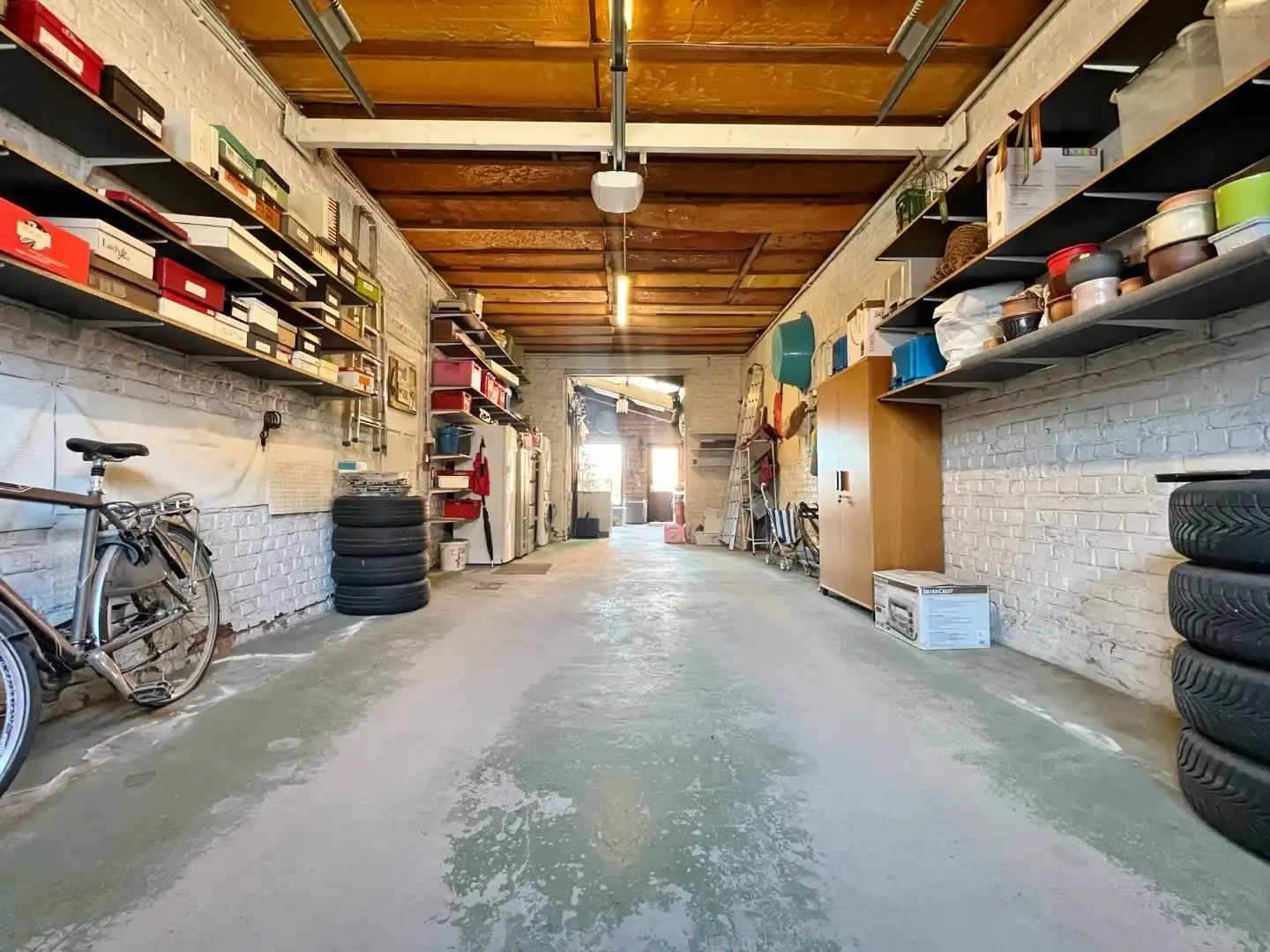 Verrassend ruime, verzorgde woning met dubbele garage en zonnige tuin.  foto 13