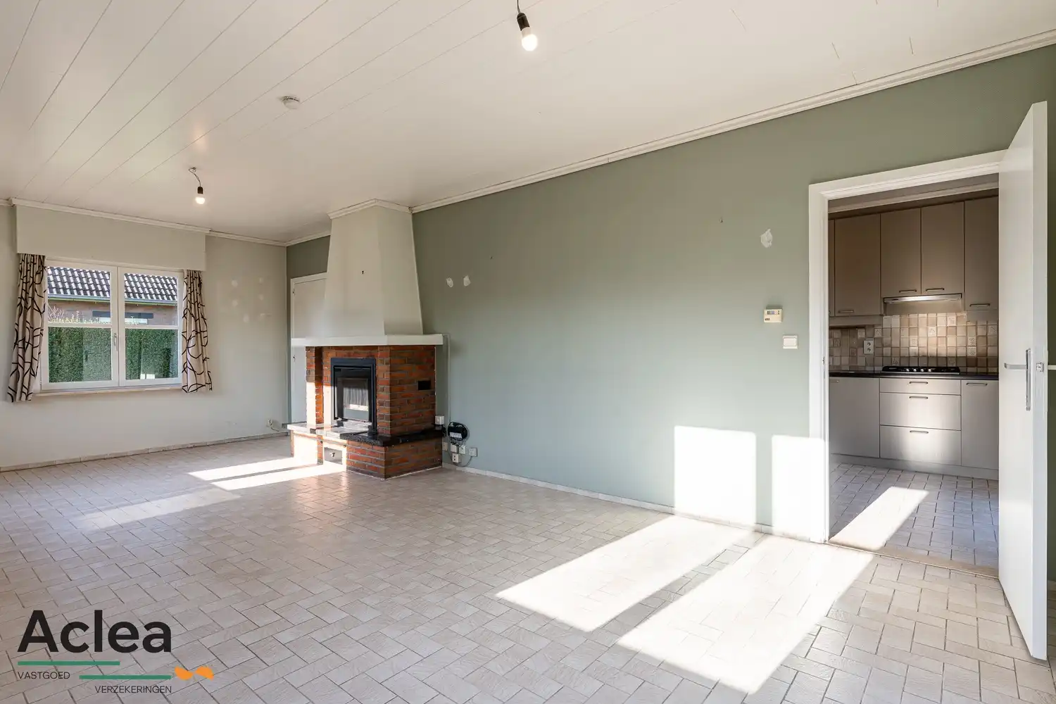 Vrijstaande woning op een zeer goede locatie in Vinderhoute. foto 8