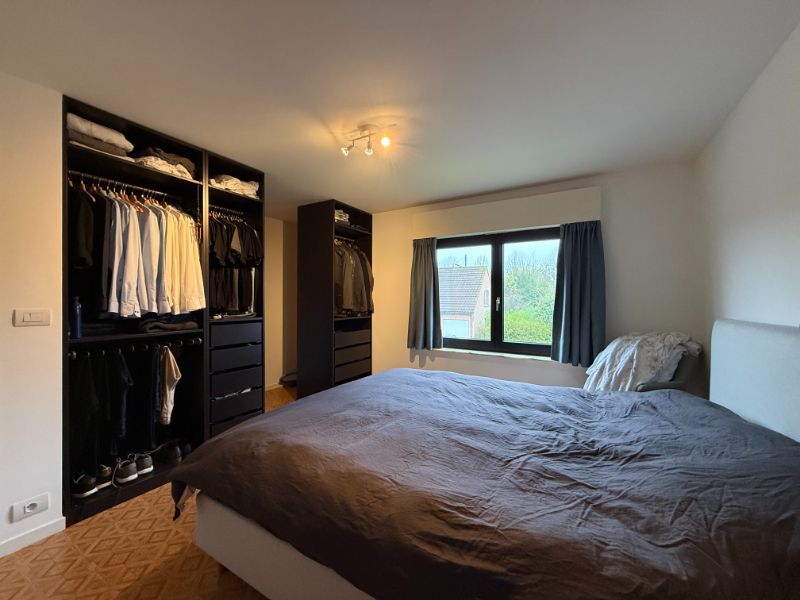 Instapklare halfopen woning met tuin nabij Sint-Pietersstation foto 11