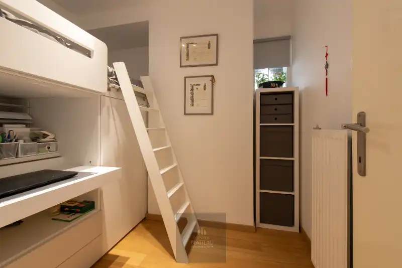 Prachtig appartement met 3 slpk en grote terrassen, zeer centraal gelegen te Nieuwpoort-Stad op slechts 150m van de markt. foto 25