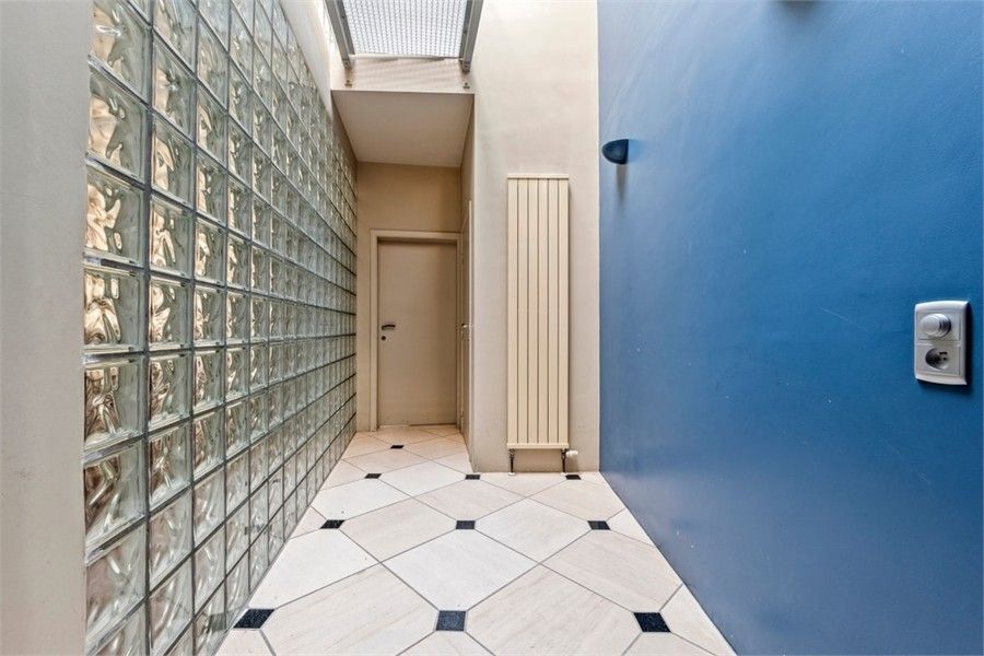 PRACHTIG HERENHUIS MET VEEL CHARME IN HET CENTRUM VAN SINT-TRUIDEN foto 34