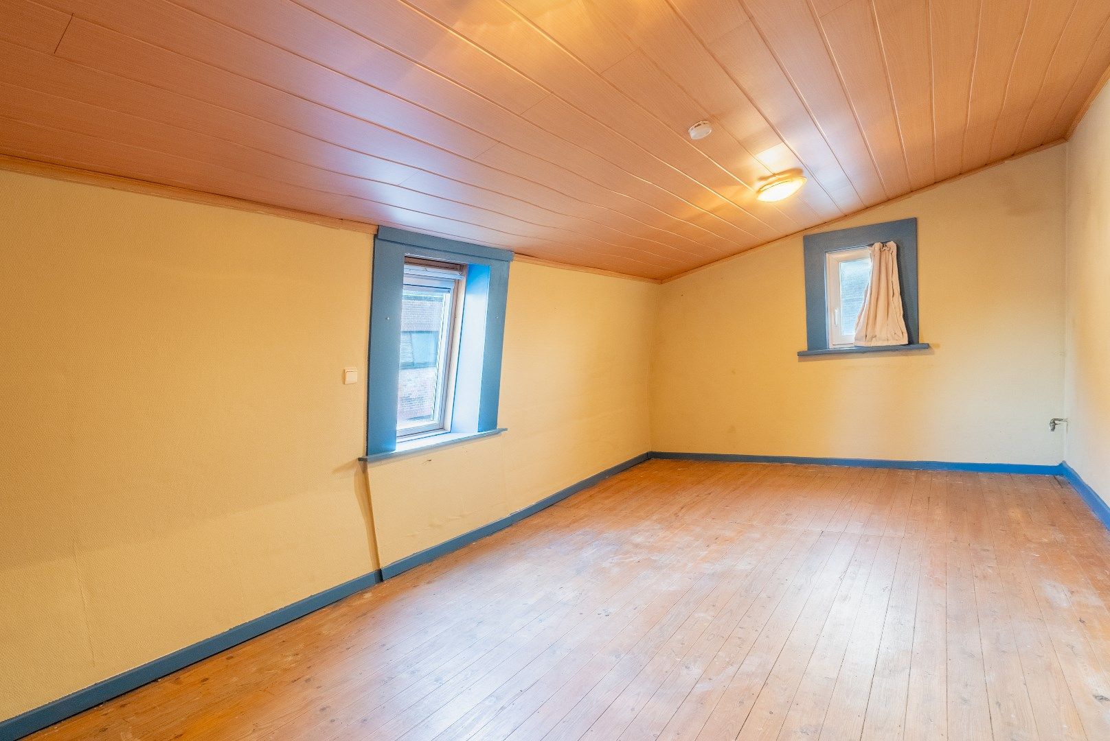Ruime hoekwoning met tuin en garage foto 8