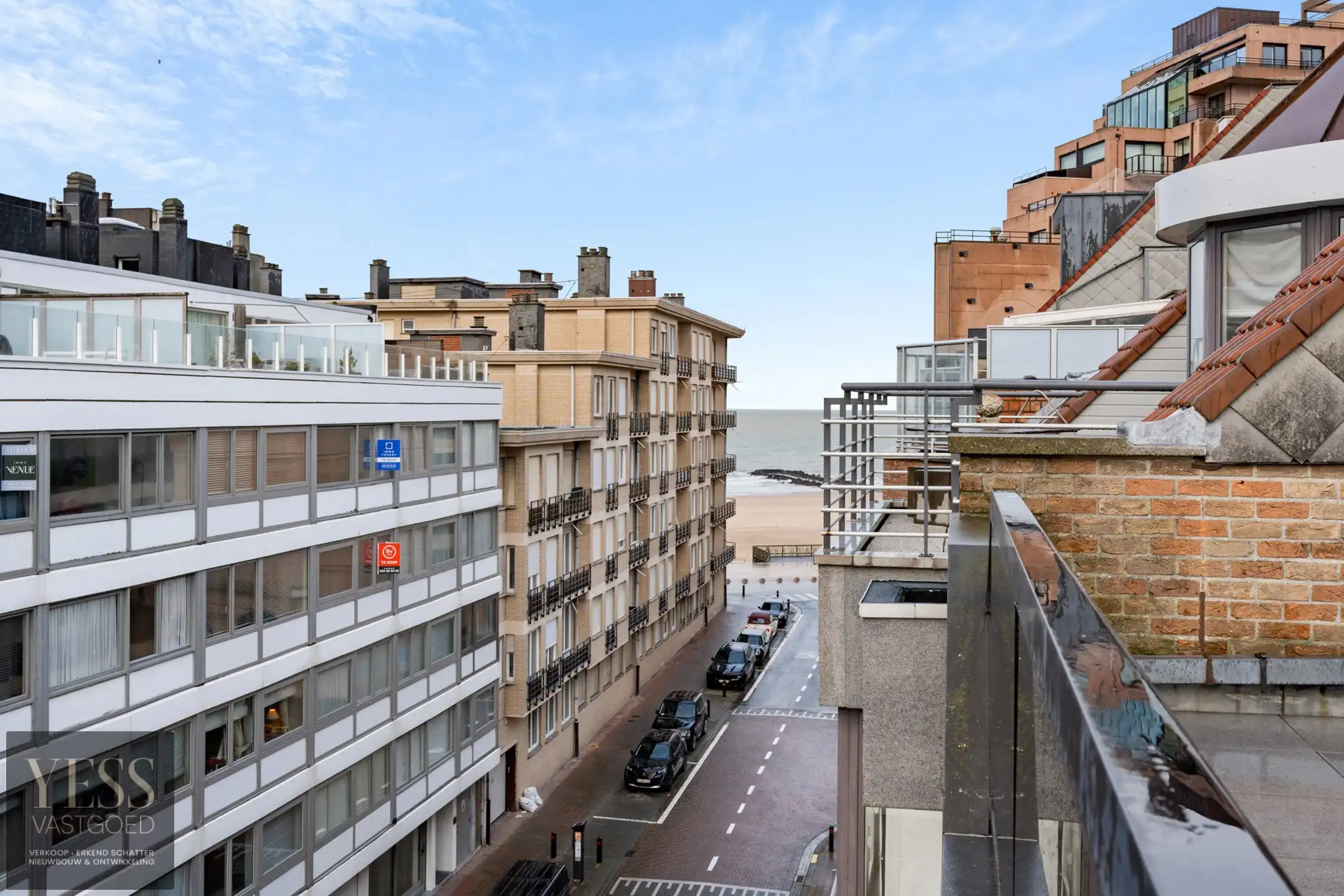 Prachtige penthouse, zijdelings zeezicht & 2 ruime terrassen foto {{pictureIndex}}