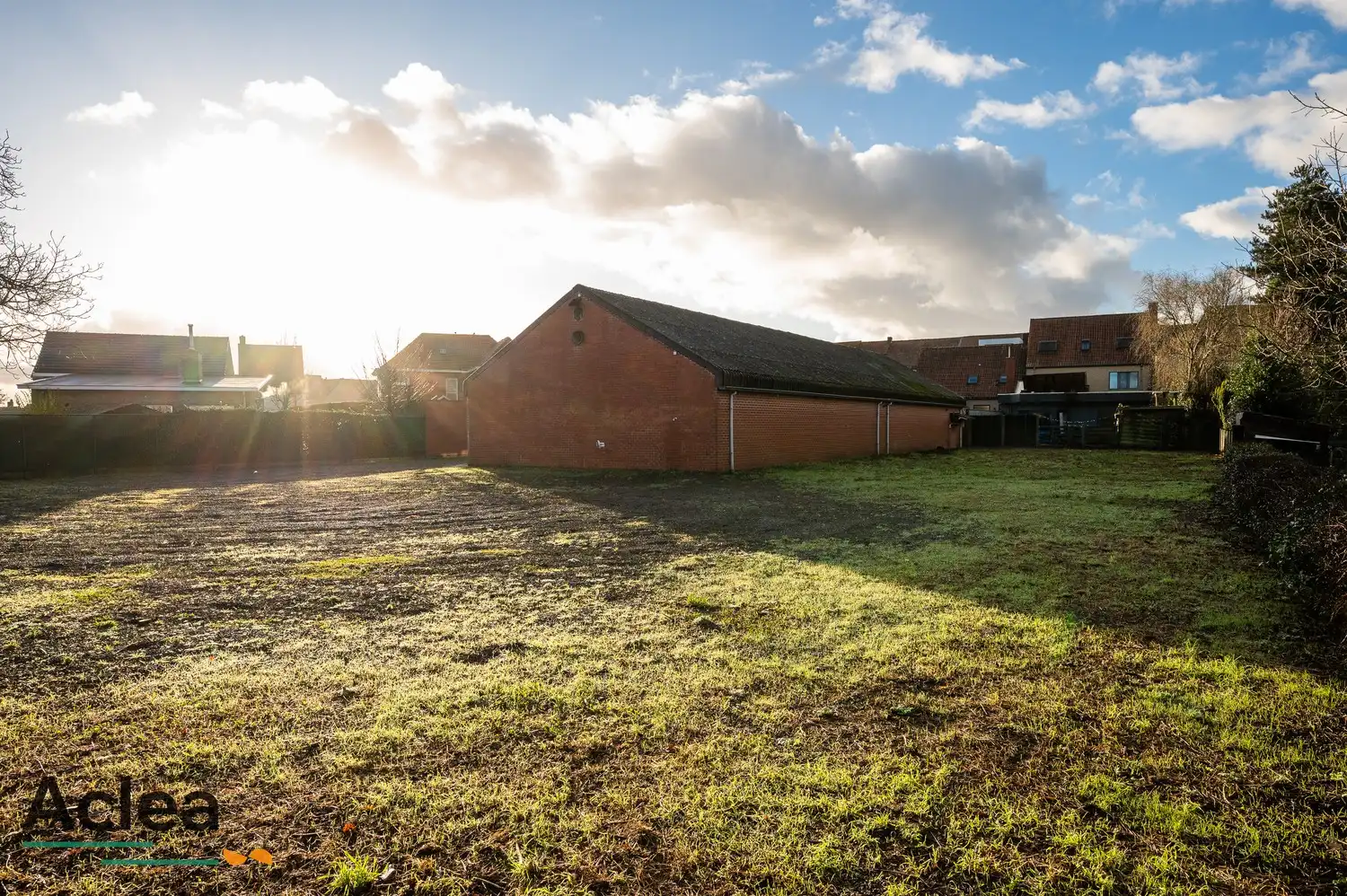 Multifunctionele eigendom bestaande uit café met appartement en feestzaal foto 24