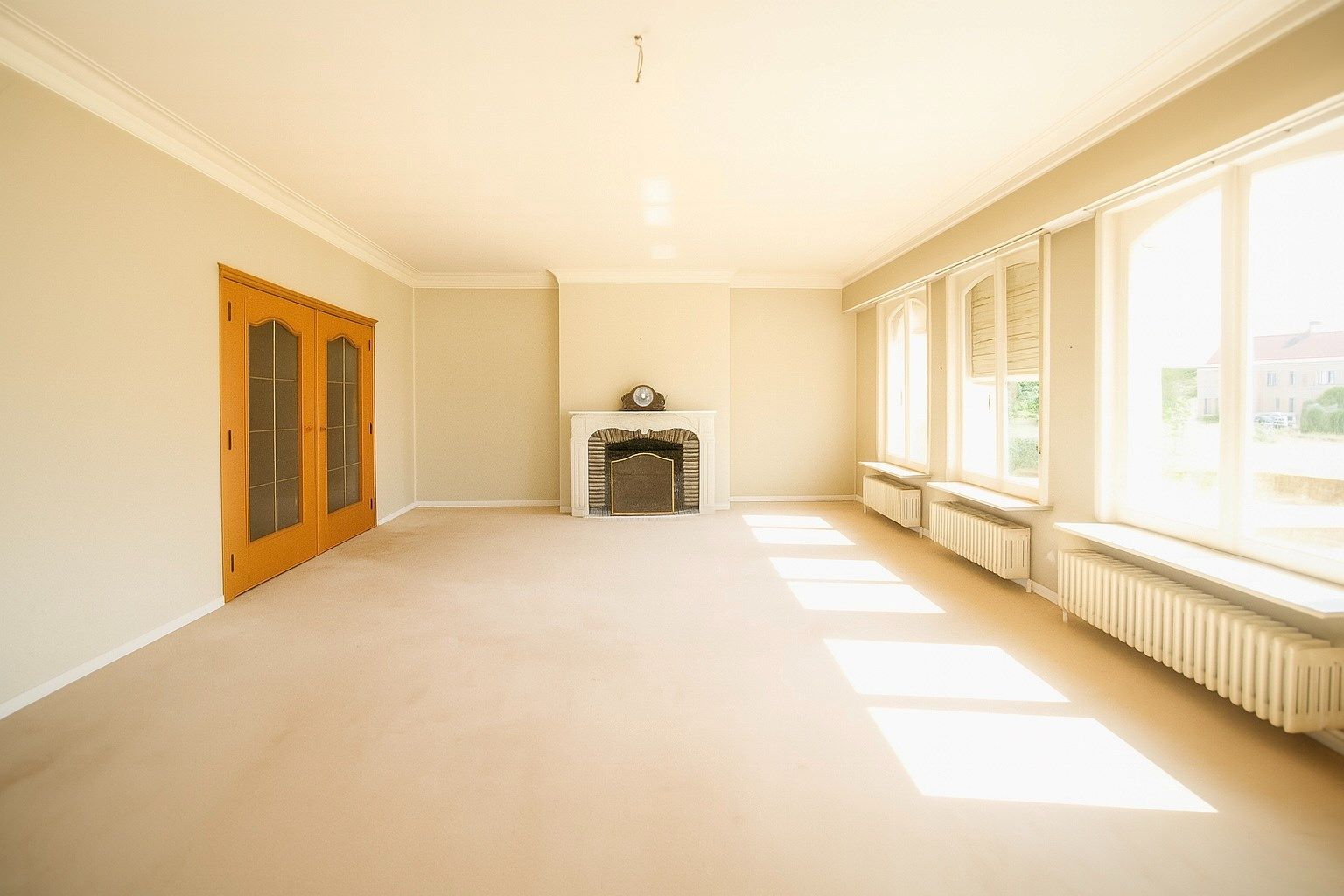 Charmante en ruime halfopen bebouwing met 5 slaapkamers, garage, tuin én topligging in hartje Sint-Niklaas te koop! foto 6