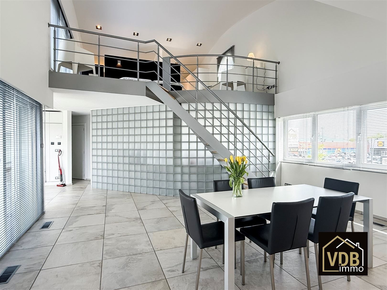 Penthouse zeer goed afgewerkt foto 5