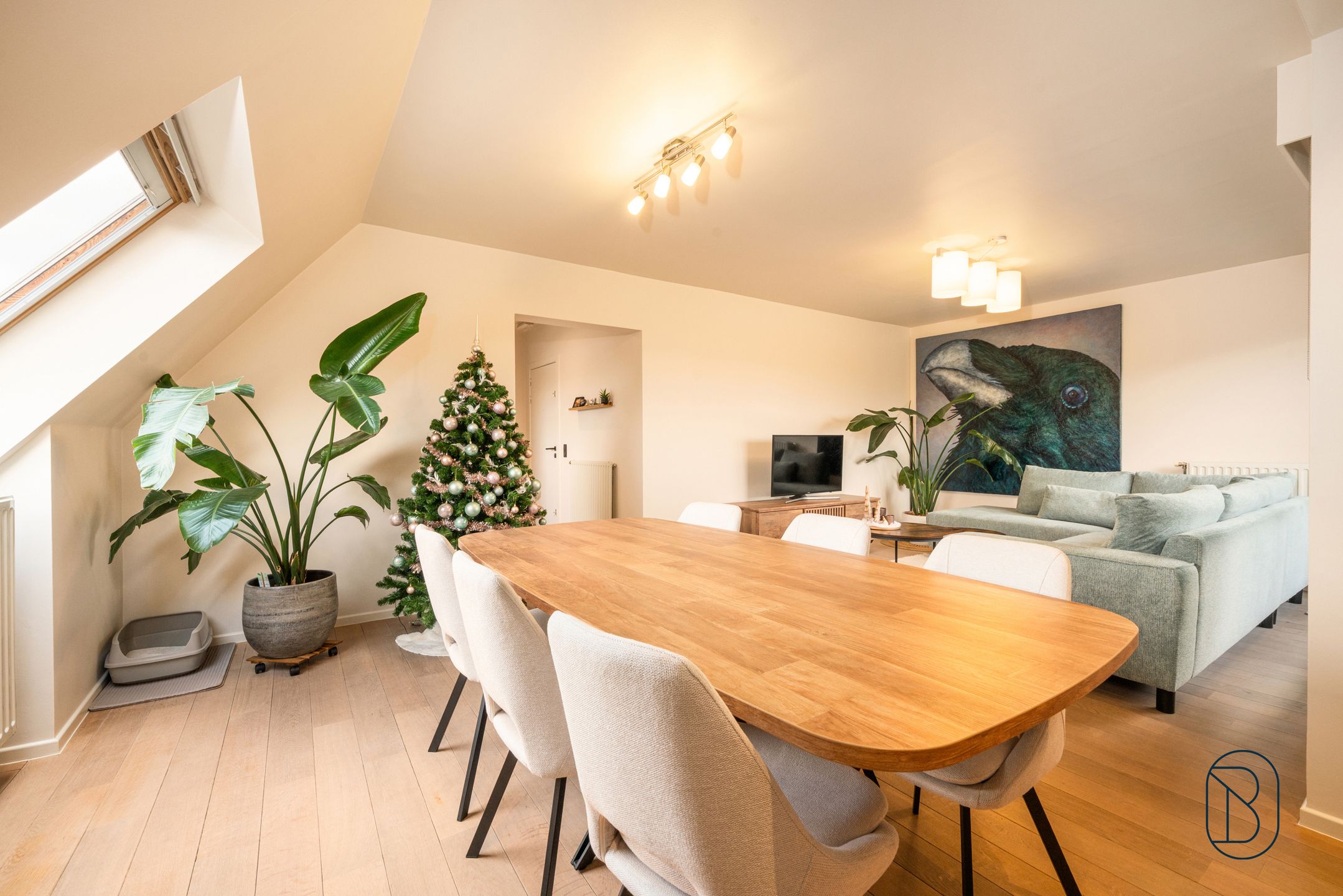 Centraal gelegen dakappartement met 2 slk en terras!  foto 2