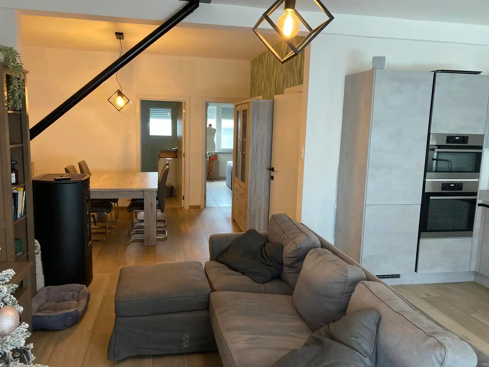 SCHELLEBELLE - Gelijkvloers appartement met tuintje. foto 3