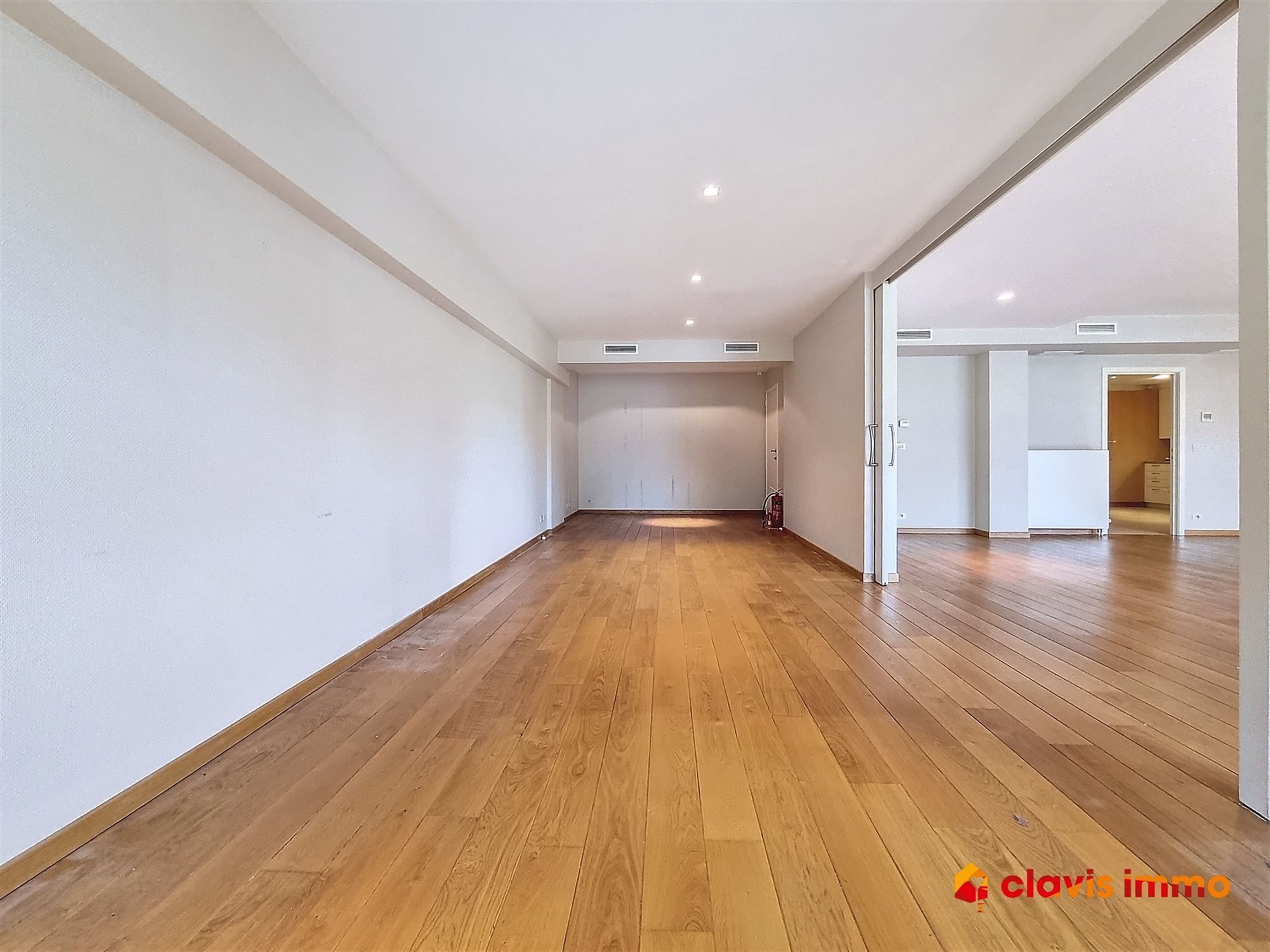 Prachtig staning appartement met 3 slaapkamers + grote moduleerbaar bureau foto 5