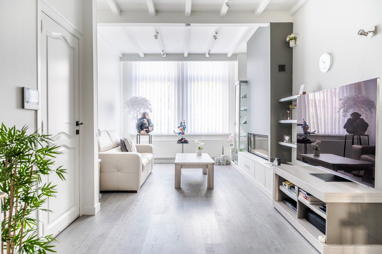 Ruime stadswoning met 4 slaapkamers foto 2