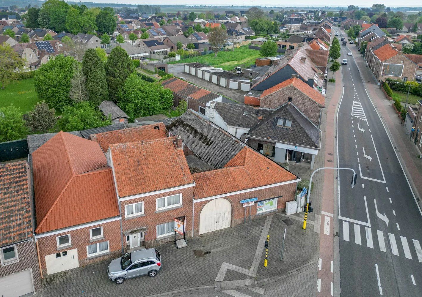 Hoeve op ruim perceel met extra bouwgrond foto 9