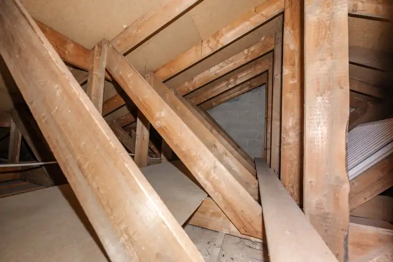 Te renoveren, rustige gelegen halfopen woning met 3 slaapkamers, garage en tuin te koop in Sint-Baafs-Vijve! foto 22