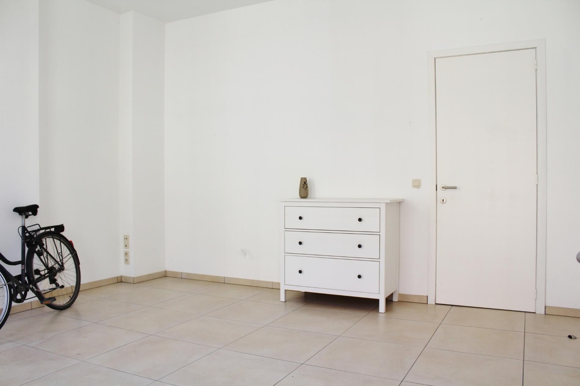 Karaktervolle herenwoning met dubbele garage in het centrum foto 3