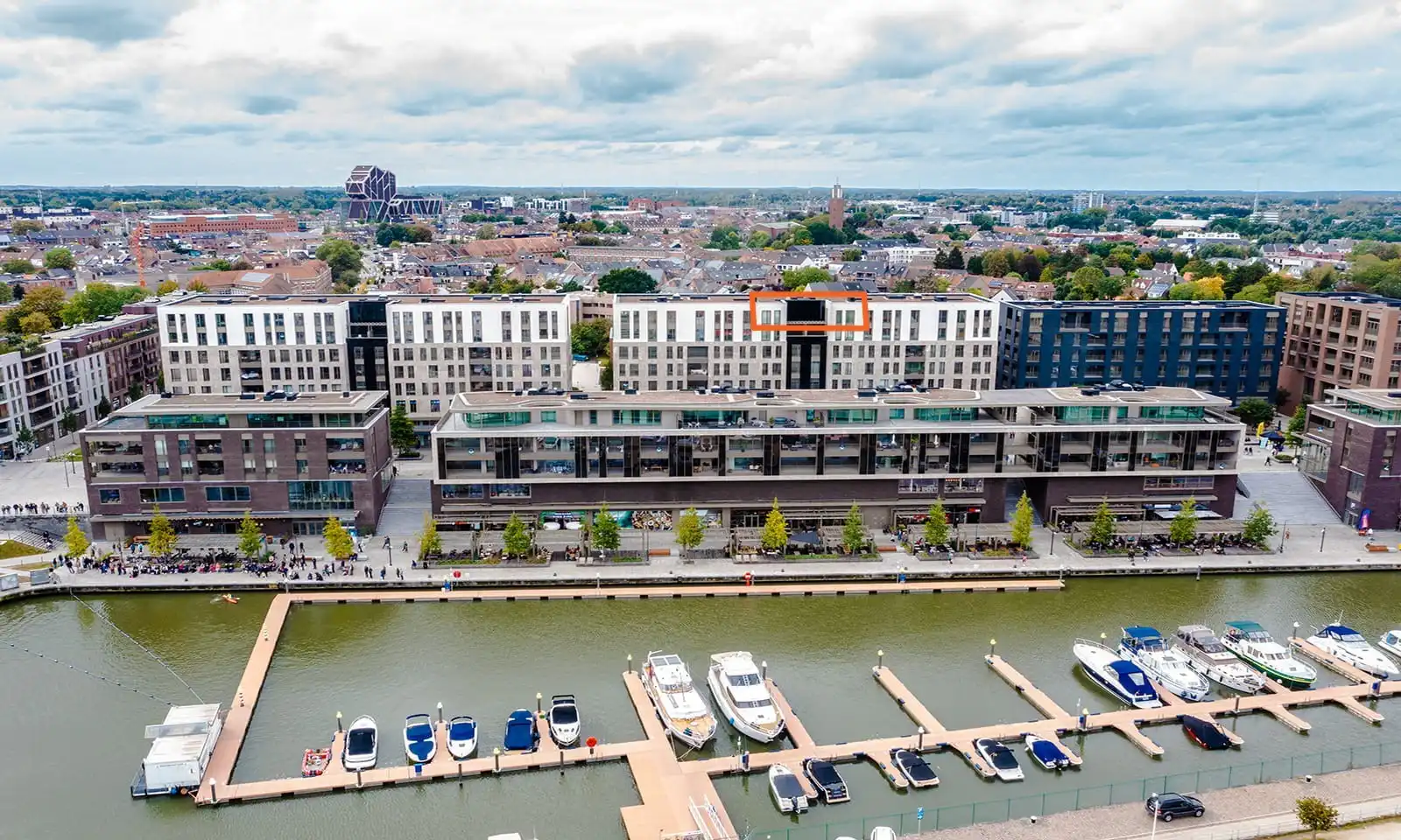 Uniek penthouse (168m²) met 3 slpk en een fantastisch uitzicht in centrum Hasselt foto 29