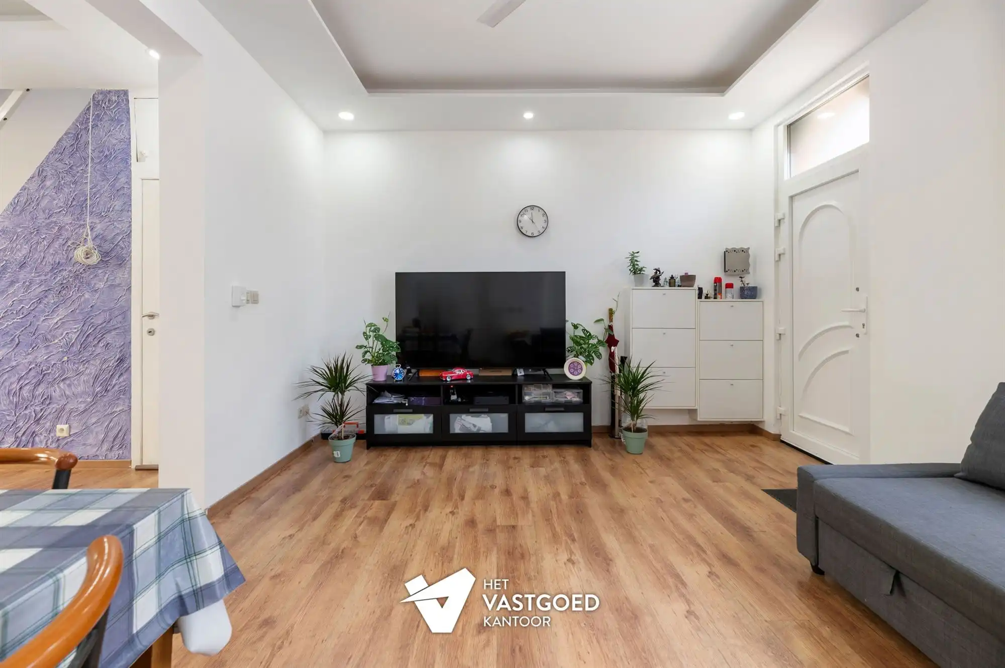 RECENT GERENOVEERDE WONING (172M²) MET 3 SLAAPKAMERS EN GEZELLIGE STADSTUIN TE MOLENSTEDE foto 2