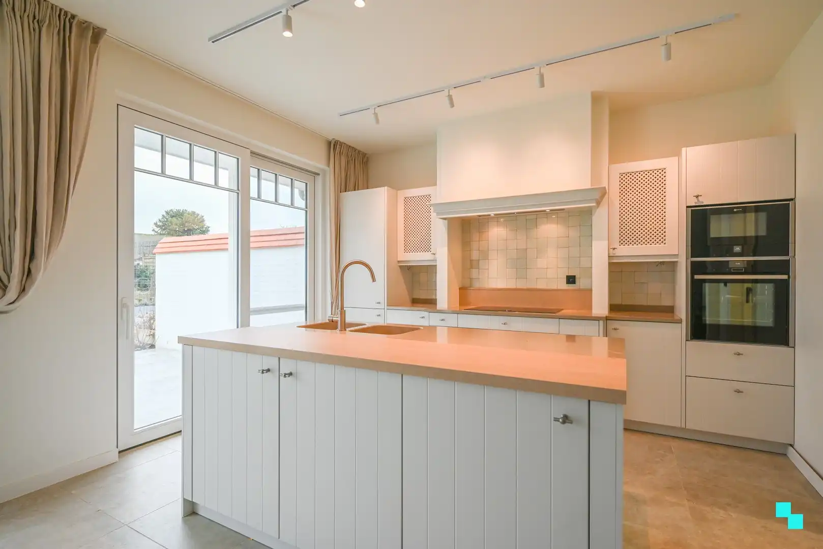 Unieke high-end woning in rustige buurt in Waregem foto 8