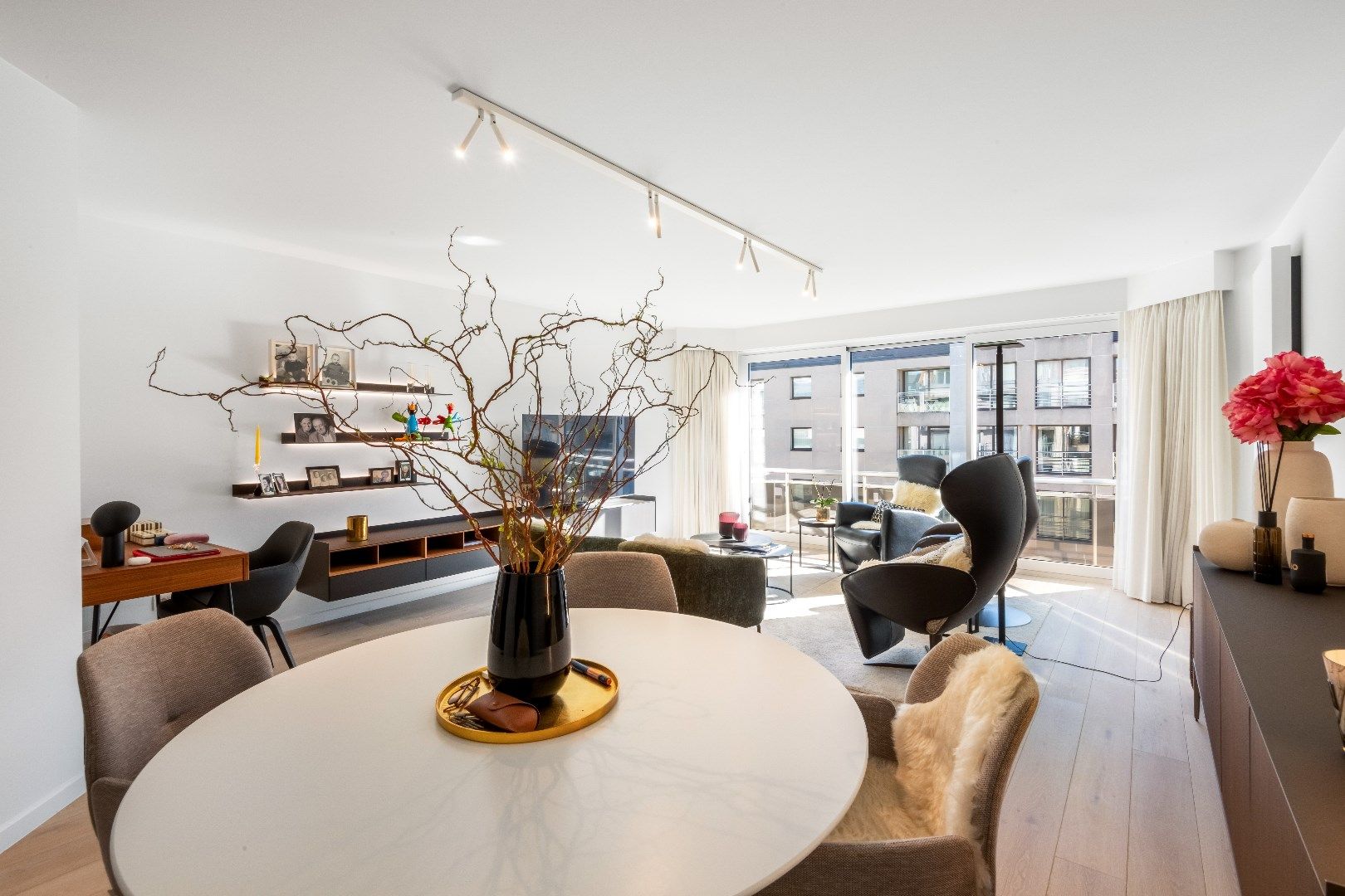 Aangenaam en perfect onderhouden appartement, gelegen in de Lippenslaan, vlakbij de zeedijk. foto 5