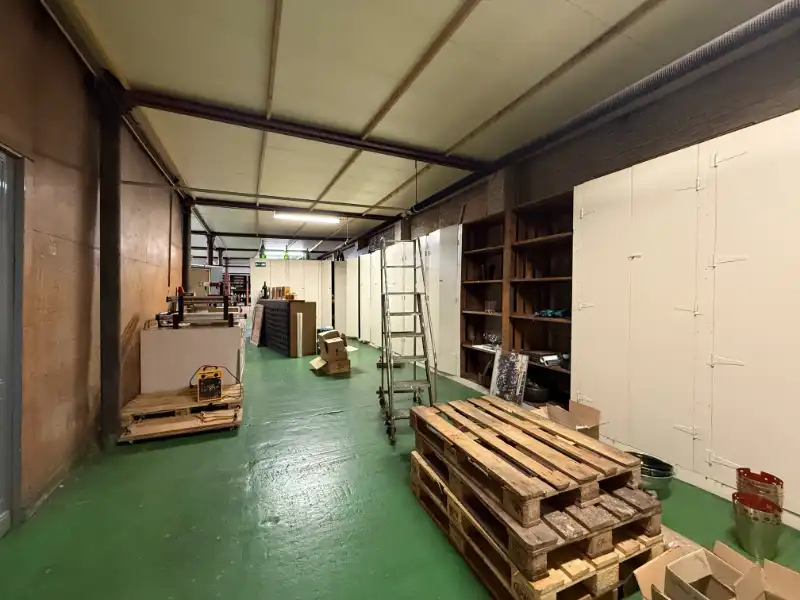 Winkel/polyvalent ruimte aan Gentbruggebrug foto 7