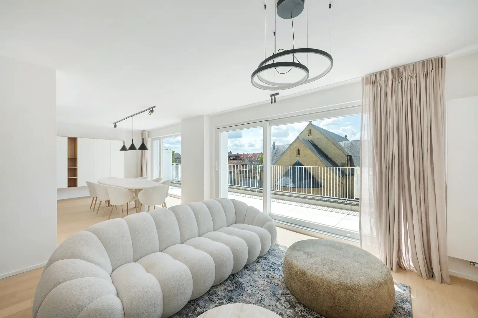 Zonnige penthouse met 3 slaapkamers en open zicht, nabij de Dumortierlaan. foto 4