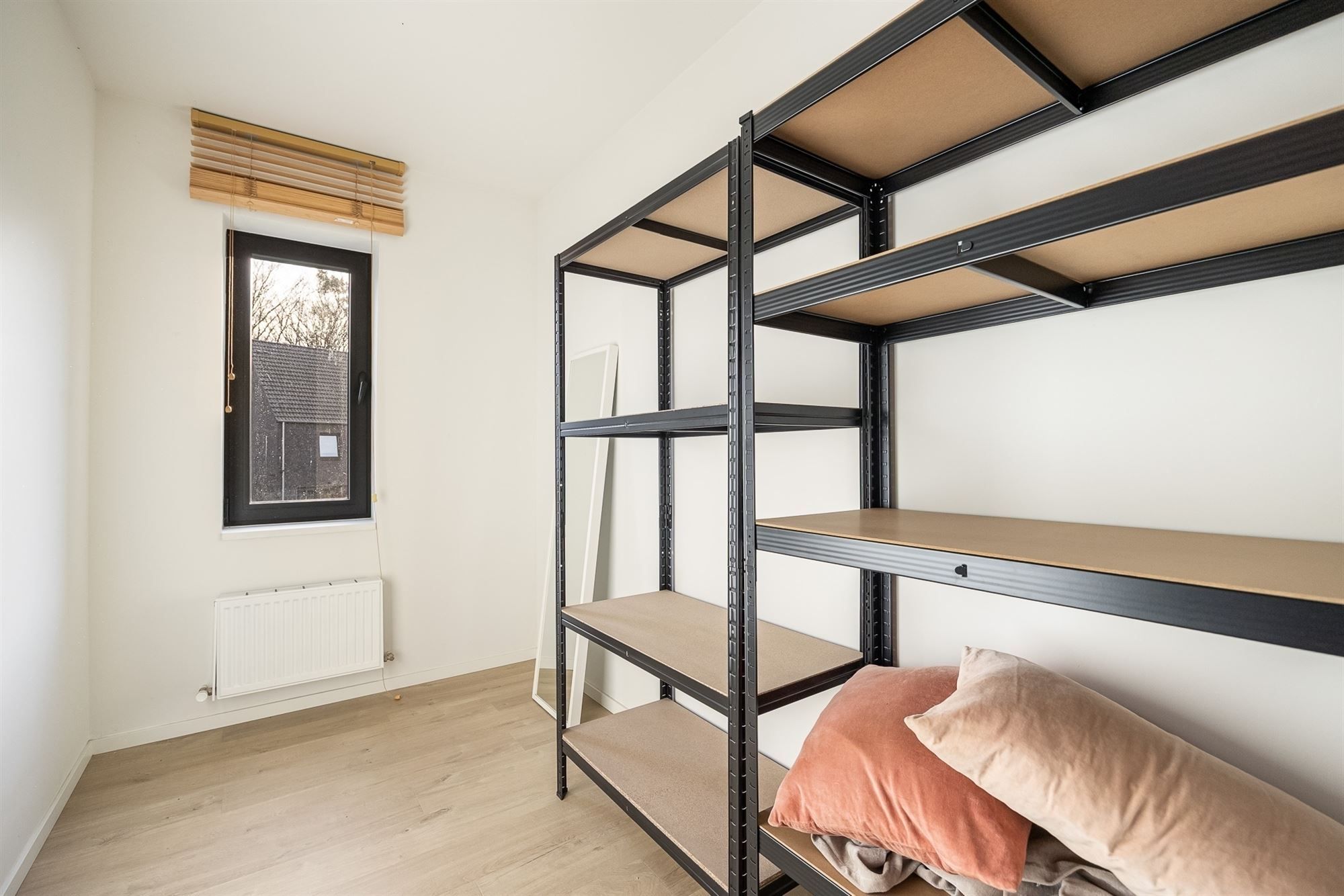 Instapklare woning met 3 slaapkamers en ruime tuin foto 19