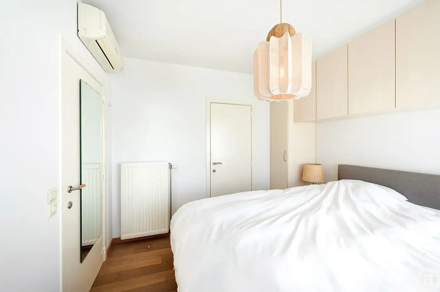 Penthouse appartement met grote zonneterrassen nabij strand. foto 16