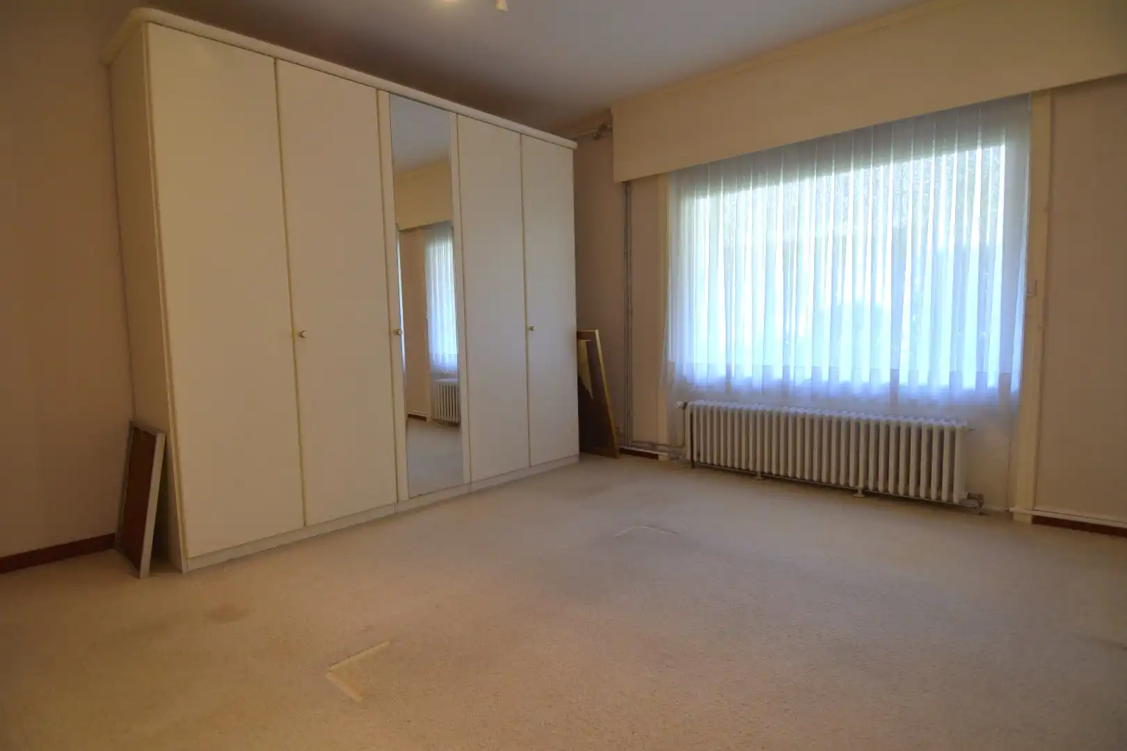 Alleenstaande woning met achterliggende opslag ruimte (205 m²) te koop in Heule foto 10