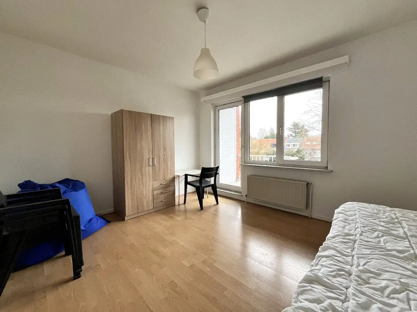 Hedendaags appartement met een garage foto 7