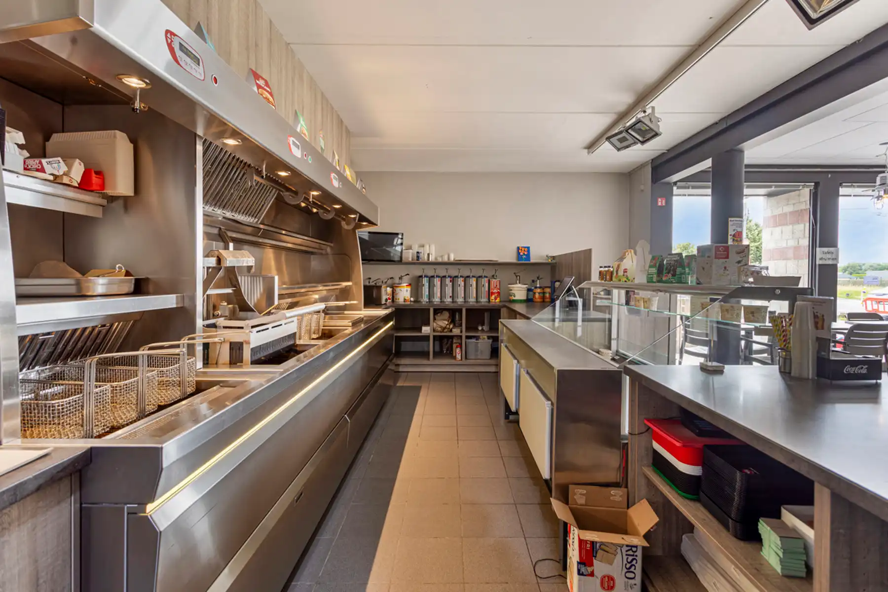 Handelspand met appartement  te koop in Heist-op-den-Berg! foto 8