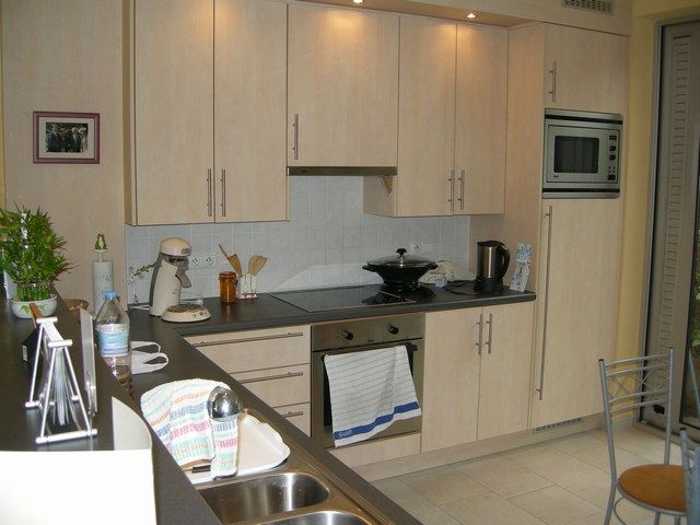 Ruim appartement met 2 slaapkamers gelegen op het gelijkvloers. foto 2